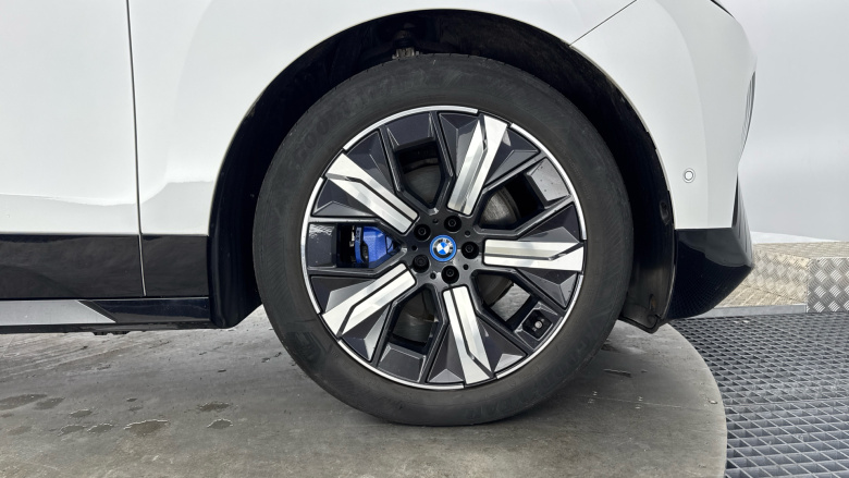 BMW iX 240kW xDrive40 M Sport 76.6kWh 5dr Auto Electric Estate